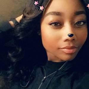 Meet your Posher, Alexia